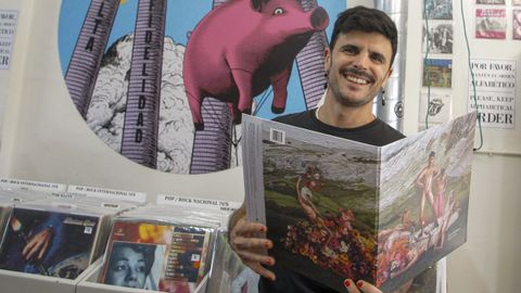 Rodrigo Cuevas, con su �ltimo disco �Manual de romer�a�, en Oviedo