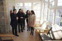 La conselleira Mato visitando el centro de d�a de Mi�o en el 2015. 