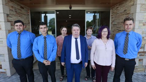 Responsables y trabajadores del tanatorio Azahar