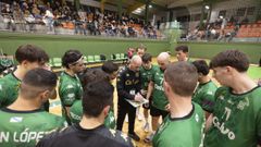 El Calvo Xiria durante un partido en el Vila de Noia.