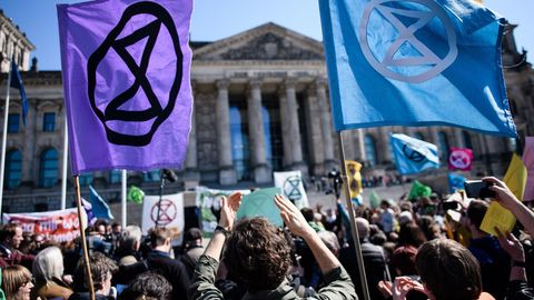 Protesta frente al Parlamento alem�n 