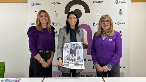 Ana Barreiro, Mar�a Sampedro y Loli Crujeiras presentaron el programa