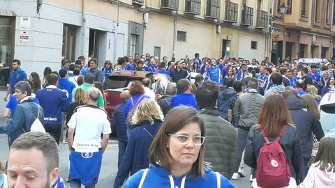 Aficionados del Oviedo, en el centro de Le�n