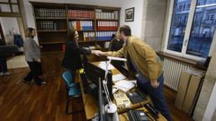 La presidenta de la Diputaci�n de Lugo, Carmela L�pez, saluda a los trabajadores de Tesourer�a