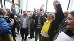 Celebraciones tras la moci�n de censura en Fene