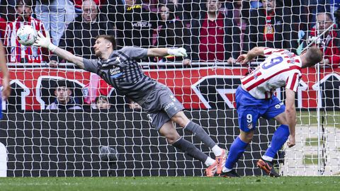 El guardameta celeste Ionut Andrei Radu, durante el Atl�tico-Celta.