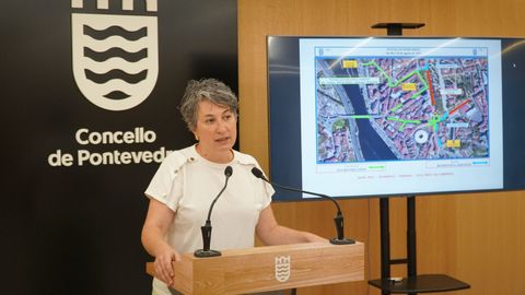 La alcaldesa accidental, Eva Vilaverde, dio cuenta este lunes del operativo de tr�fico con motivo de las fiestas de A Peregrina,