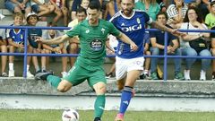 Chuca en la disputa de un bal�n durante el trofeo Emma Cuervo disputado en Ribadeo.