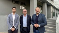 Los alcaldes Fernando Couce Rodr�guez (Cabanas), Manuel V�zquez Faraldo (Mi�o) y Bernardo Fern�ndez Pi�eiro (Pontedeume), en la presentaci�n del obradoiro.