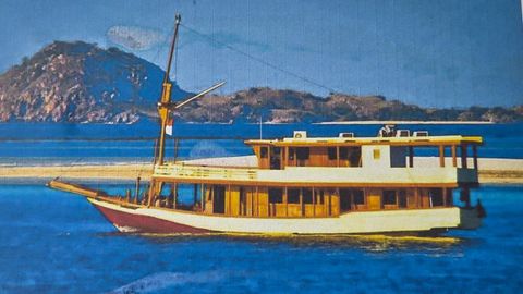 La embarcaci�n de uso tur�stico KM Putri Sakinah que se hundi� el pasado viernes en aguas de Indonesia