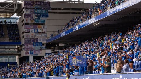 Aficionados del Real Oviedo en el partido ante el Lugo