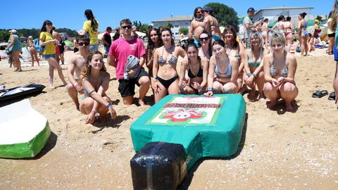 Festa da Dorna: Rejata de Embarcasi�ns feitas a machada e pan de millo na playa de Coroso