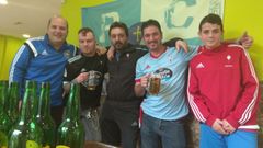 Diego, a la derecha, con m�s miembros de Brenga Celeste