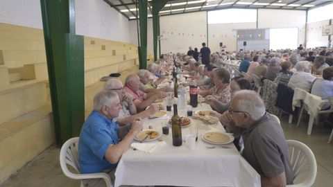Comida de la tercera edad de Guntn 
