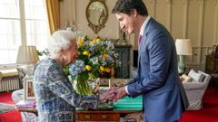 Isabel II recibi� este lunes al primer ministro de Canad�, Justin Trudeau, en el castillo de Windsor