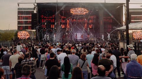 As Vi�as Fest 2026, en San Cibrao das Vi�as, con la orquesta Par�s de Noia.