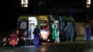 Ambulancias, en las puertas del hospital de Santa Mar�a, en Lisboa