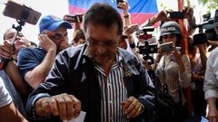 Germ�n Ferrer, votando en una consulta popular el mes pasado