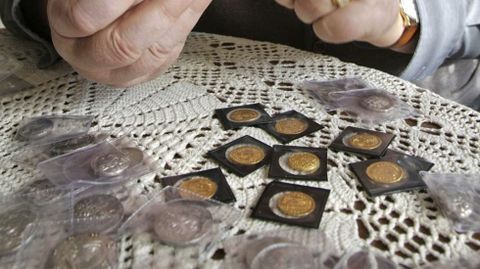 Foto de archivo de una colecci�n de monedas.
