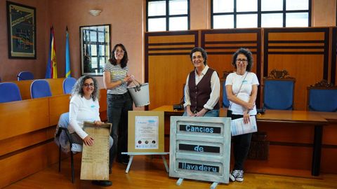 Presentaci�n de Cancios de Llavaderu�en San Mart�n del Rey Aurelio