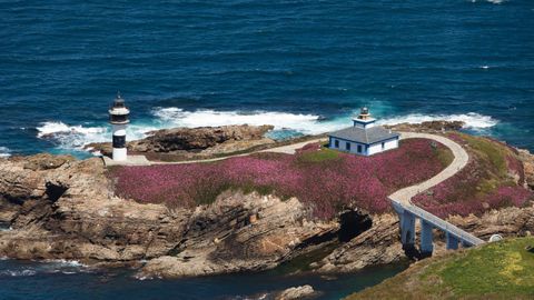 Faro de Illa Pancha, en Ribadeo..Faro de Illa Pancha, en Ribadeo.