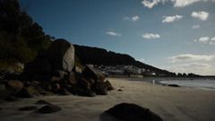 La playa de Porto de Bares, el domingo por la noche, iluminada por la luna llena (y sin luz en el pueblo)