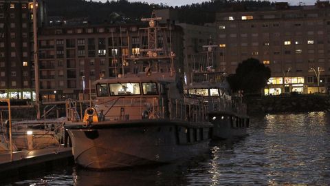 PATRULLERAS DE LA ARMADA ESPAOLA ENTRANDO EN EL CLUB NAUTICO DE RIBEIRA,