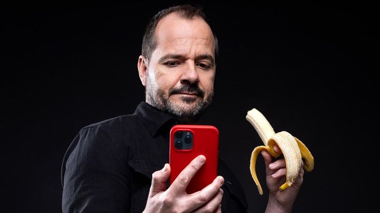 El cmico ngel Martn presenta el monlogo Somos monos