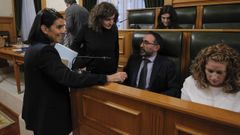 Ana Bel�n Sabel, en la imagen sentada al lado de Alejandro S�nchez-Brunete, present� ayer su dimisi�n
