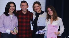 Ogsanna Yeritsyan y Zhenya Yordanova, fueron despedidas en un acto presidido por el t�cnico Xos� Manuel Outeiral y la concejala Silvia Agrafojo (en el medio)

