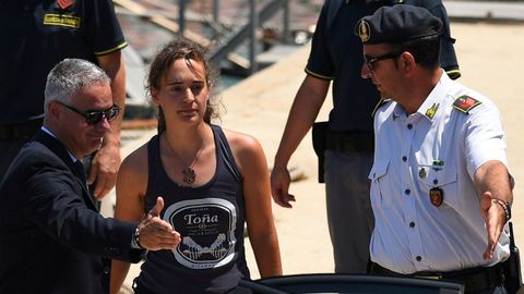 La capitana del Sea Watch 3 el pasado 30 de junio en Italia tras ser detenida por trae inimgrantes a las costas sicilianas