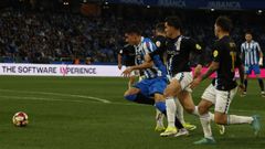 Diego Villares persigue el bal�n durante el partido contra el Sabadell