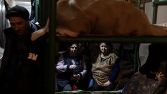 Civiles refugiados en la la planta de Azot, en Severodonetsk.