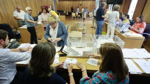 Recuento del voto exterior en la Junta Electoral Provincial de Lugo este viernes