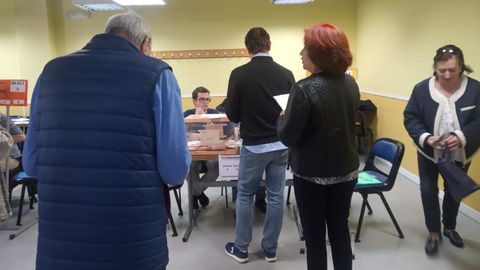 Un colegio electoral en Oviedo