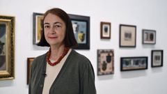 La comisaria de la exposición de Maruja Mallo en el Reina Sofía, Patricia Molins, retratada en la muestra.
