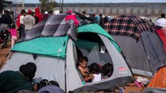 Caravana de inmigrantes en la frontera de EE.UU. con M�xico