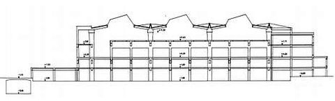 <span lang= es-es >Secci�n del edificio.</span> En el proyecto del pontevedr�s se aprecian los caracter�sticos ventanales que iluminan el interior de la f�brica con una luz cenital, tal y como se percibe en la imagen superior.