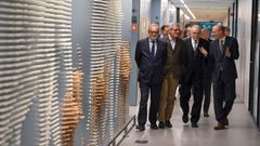 De izquierda a derecha, el director gerente del Hospital San Joan de Du, Manel del Castillo; el Hermano del Orden Hospitalario de Sant Jian de Du, Joaquim Erra; el presidente de la Fundacin  la Caixa , Isidro Fain; y el director de la Fundacin de Recerca San Joan de Du, Emili Bargall.