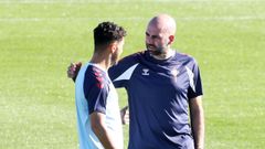 El entrenador del Celta, Claudio Gir�ldez, en el entrenamiento de este mi�rcoles.