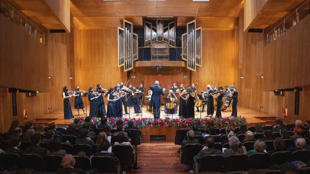 La Escuela Reina Sofía y la Orquestra y Coro de la USC actúan este viernes en Santiago