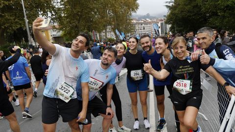 Los corredores en su llegada a la meta de la San Marti�o.