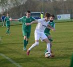 Omar brill�, pero no pudo con la defensa carballi�esa. 