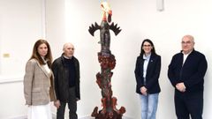 La rectora de la USC, Rosa Crujeiras, segunda por la derecha, presi� el acto de recepci�n del legado art�stico de Xo�n Braxe a Econ�micas
