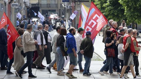 Momento en el que confl�en la marcha de la CIG y las de CC.OO. y UGT en la manifestaci�n del Primero de Mayo en Ferrol.