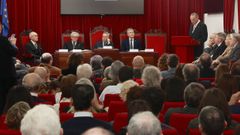 La inauguraci�n del curso de la academia sirvi� para la entrega de los premios a las mejores investigaciones. El de la Fundaci�n Barri� recay� en Marta Rial Crestelo, del �lvaro Cunqueiro, y el Quiroga y Pi�eiro en Pedro Medina, de la Universidad de Granada. 