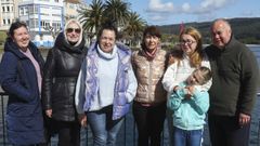 Lana, Sasha, Gala, la voluntaria que les da clase, Oksana; Katya, Yuri y la peque�a Liza. Son parte de la docena de ciudadanos ucranianos que hallaron refugio en la Costa da Morte.
