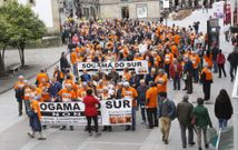 La marcha concluy� en la plaza de Espa�a con la lectura de un manifiesto contra la planta. 