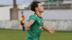 Adri Kun celebra un gol con el Burela en A Marosa.