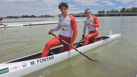 Manuel Font�n y Adri�n Sieiro, compa�eros en el N�utico O Mu��o, en una imagen de su participaci�n en el Campeonato del Mundo Absoluto del 2024 en la prueba de C2 200.
